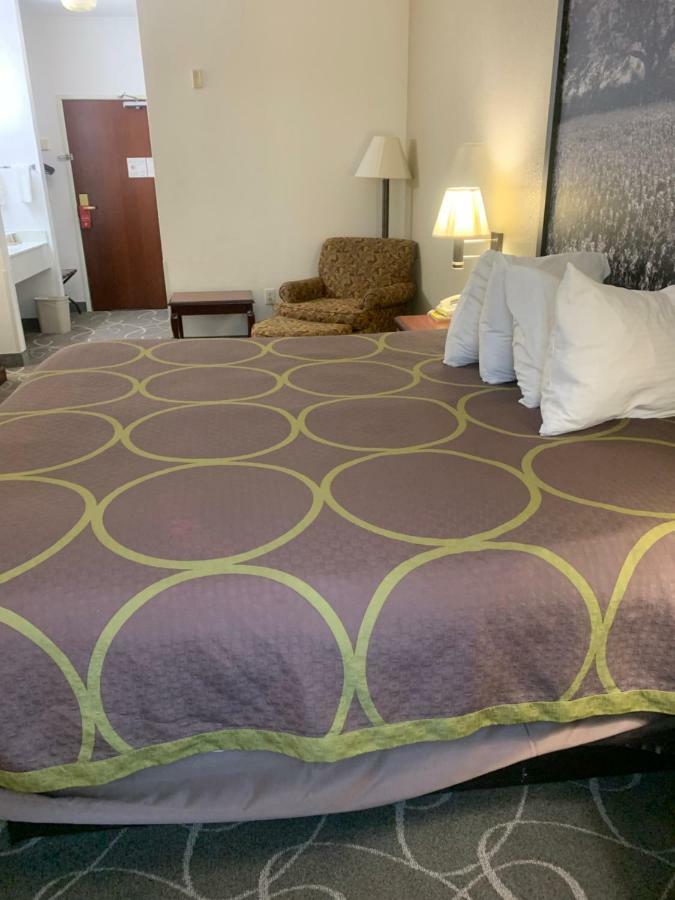 Super 8 By Wyndham Tx Hillsboro